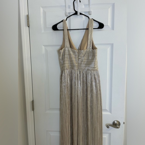JB Boutique Women's Pleated Metallic Knit Faux Crossover Sleeveless Gown size 6 - Picture 11 of 12